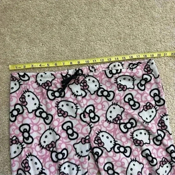 Hello Kitty Sleepwear By Sanrio Teen/Girls Size XL Pajamas PJs Set Polyester - Picture 4 of 16